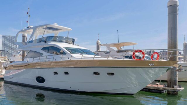 1、YG 63 foot luxury yacht Hardtop Flybridge version