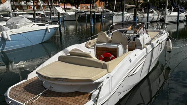 Sessa 27 Key Largo DIESEL | 6436 – €39,000.00