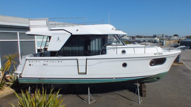 BENETEAU SWIFT TRAWLER 30