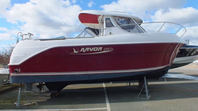 ARVOR 250AS DIESEL FISHING BOAT