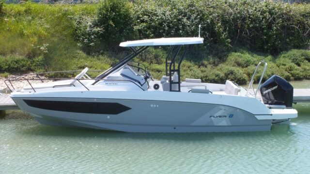 BENETEAU FLYER 8 – SLEEK, SPORTY & SUN-READY! £110,250