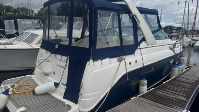 RINKER 270 FIESTA VEE – LUXURY SPORTS CRUISER £29,999