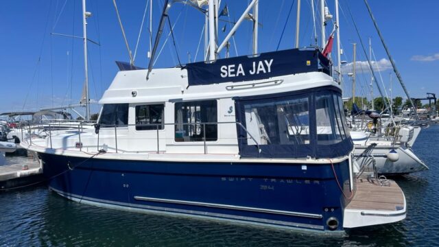 BENETEAU SWIFT TRAWLER 34 – TIMELESS STYLE, LONG-RANGE COMFORT BUY TODAY