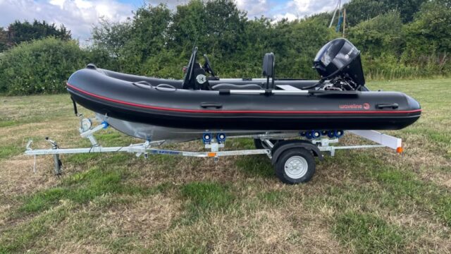 WAVELINE 4.2M EX DISPLAY RIB ON SALE, ENGINE & TRAILER PACKAGE £10,999