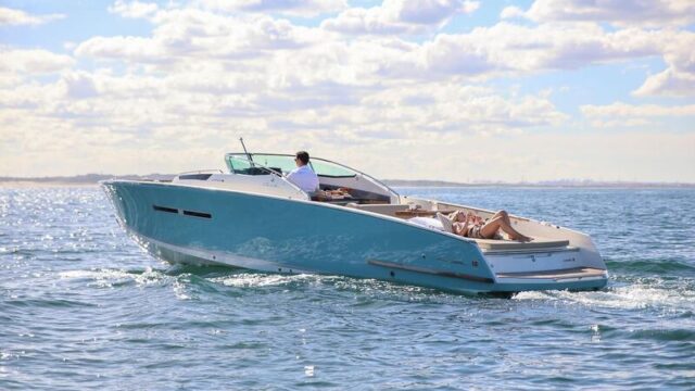 Cormate Chase 32