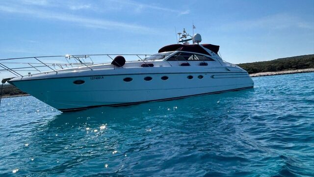 Princess V52 €210,000