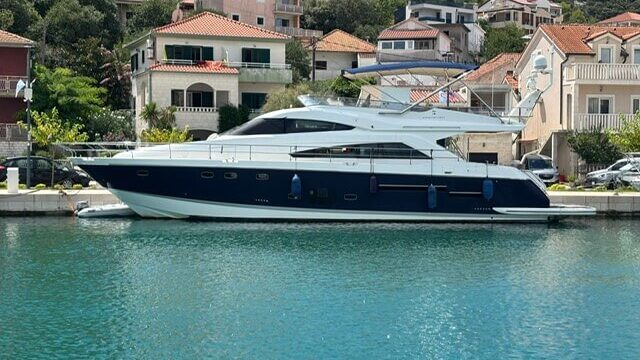 Fairline Squadron 65 €880,000
