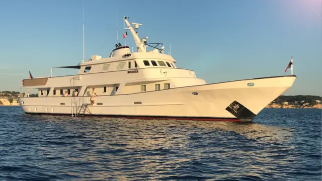 40m M.Y. Trafalgar £2,550,000