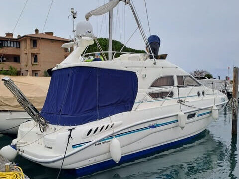 Sealine F330 €69,000
