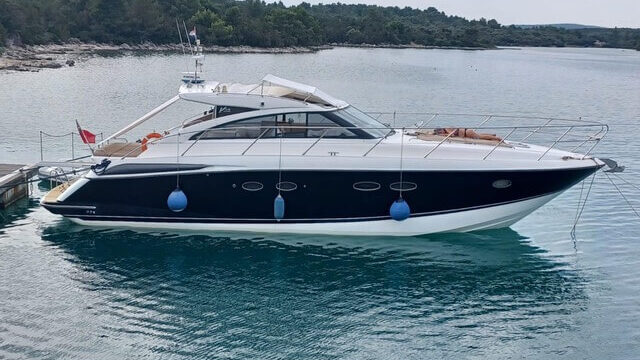 Princess V45 €320,000