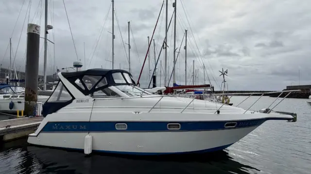 Maxum 2700 SCR £21,950