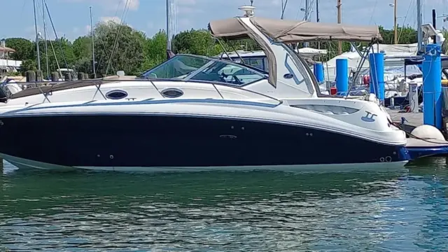 Sea Ray 355 Sundancer – €75,000