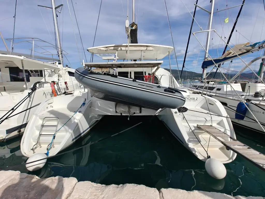 2014-Lagoon-380-S2-for-sale-in-Greece-1