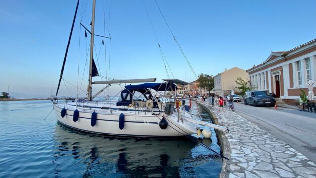 Bavaria 38 – €67,500