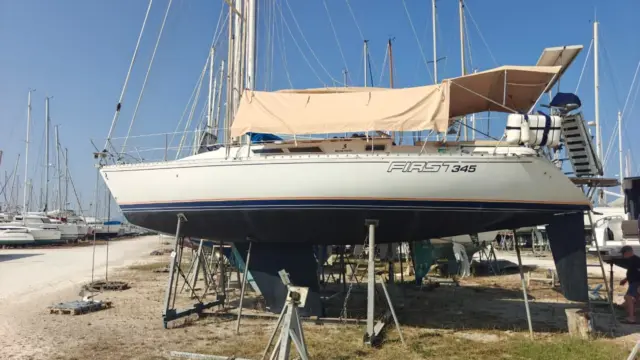 Beneteau First 345 – €32,000