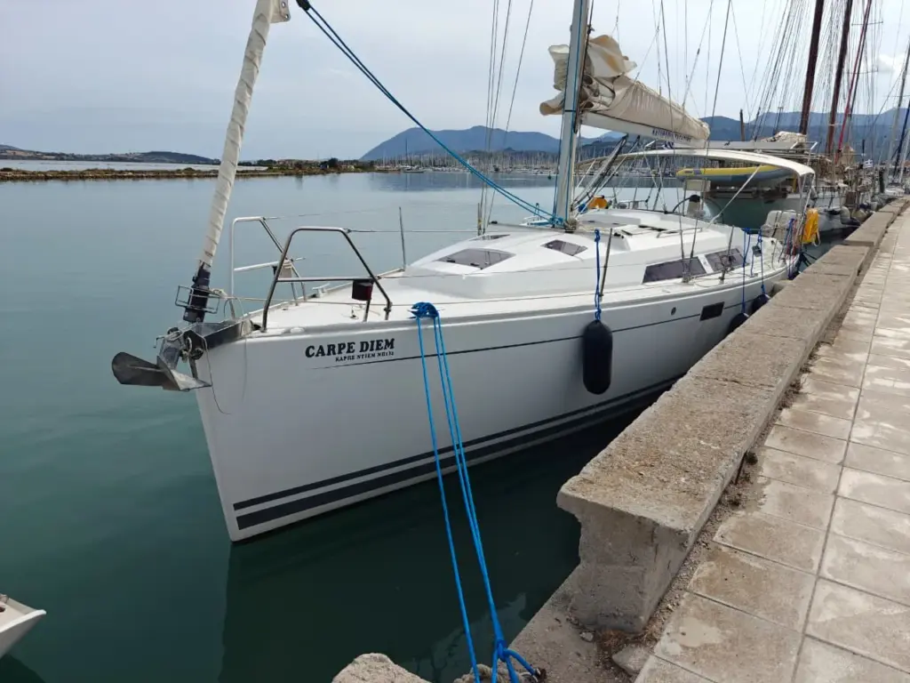 Hanse-350-for-sale-in-Greece-1