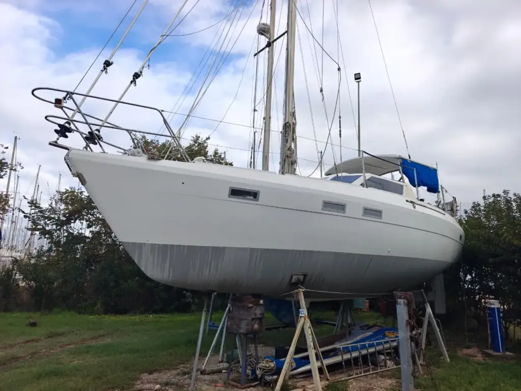Southerly-105-project-boat-for-sale-1